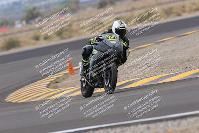 media/Sep-10-2022-SoCal Trackdays (Sat) [[a5bf35bb4a]]/Turn 11 (11am)/